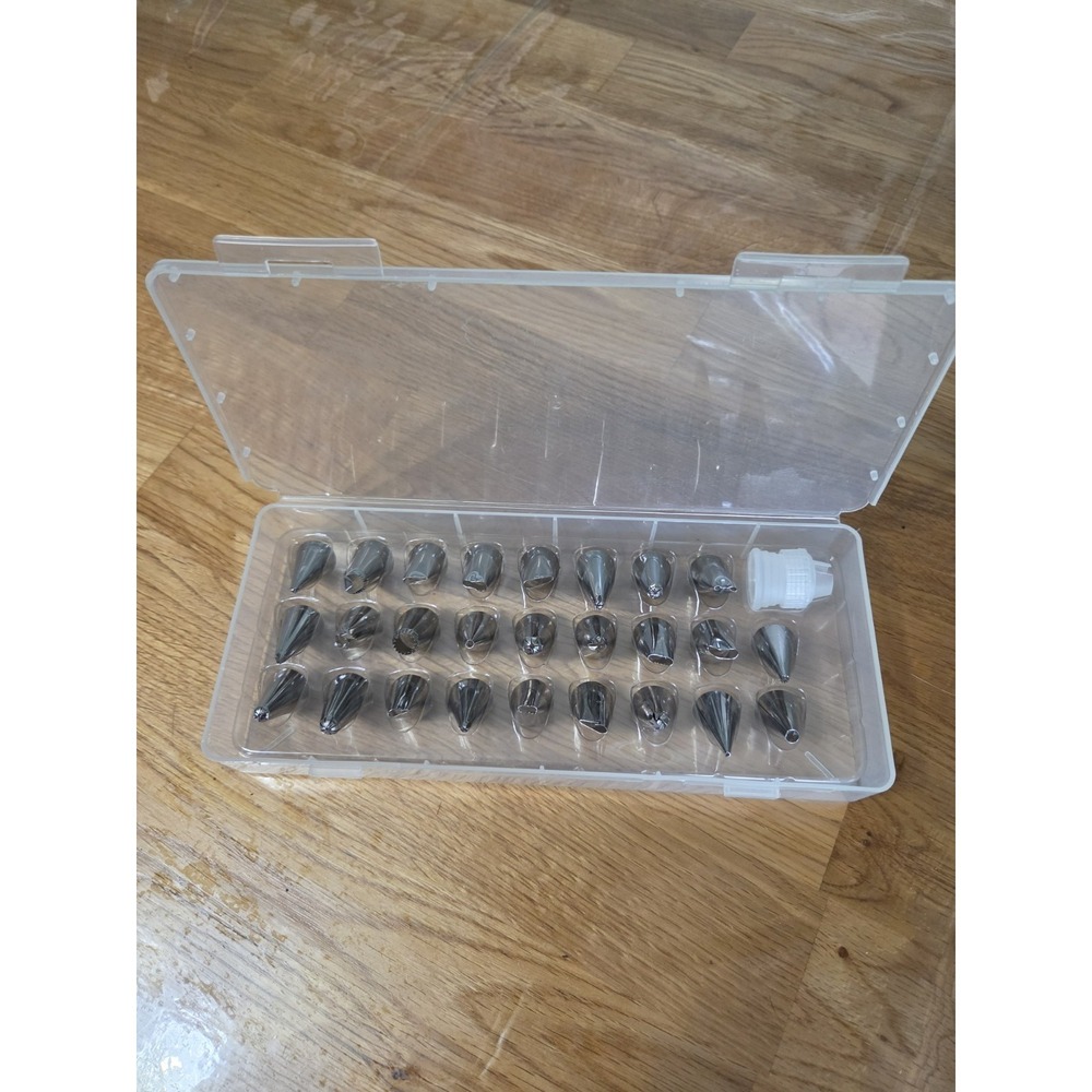 Piping Tips Set 27 Pieces Cake Decorating Icing Nozzles Kit